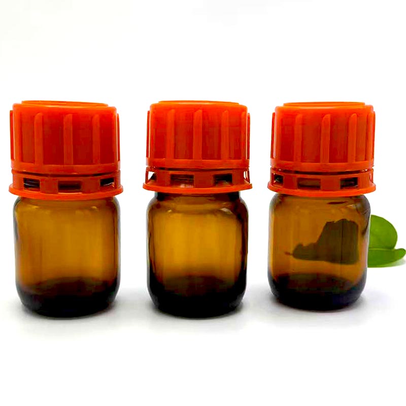 How to Choose the Right Wide Mouth Reagent Bottle for Safe Chemical Storage?