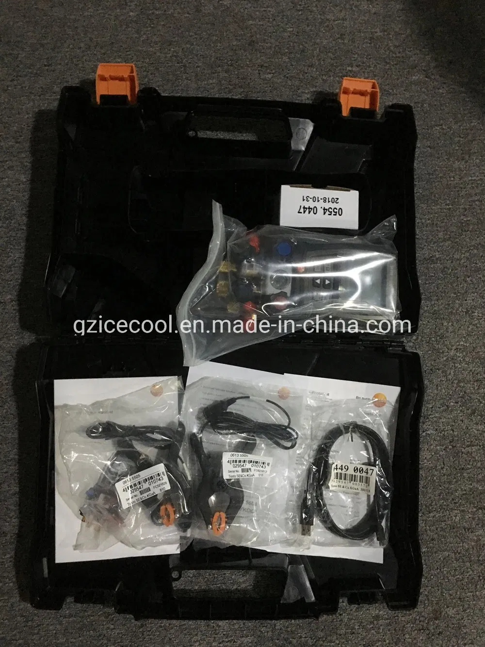 40 Refrigerants Testo 570-2 4-Way Digital Manifold Gauge No. 0563 5702 with 2 Clamp Temperature Sensor