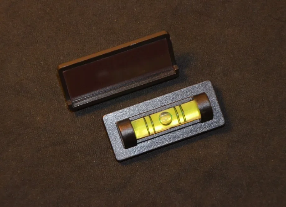 Bubble Vial with Magnetic Base for TV Brackets