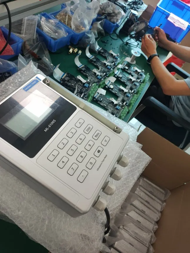 RS485 / 4-20mA / Oct Output Handheld Portable Ultrasonic Water Flow Meter